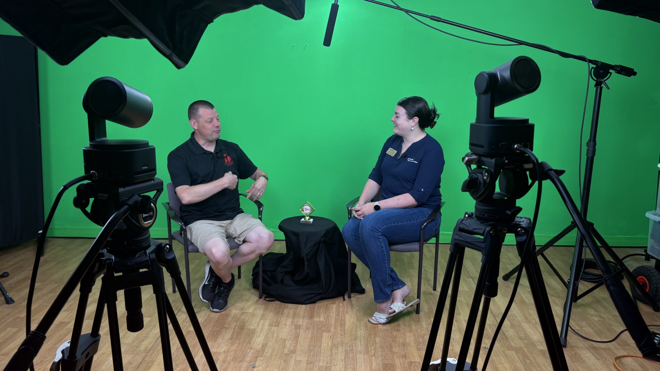 UnoDeuce broadcast studio set
